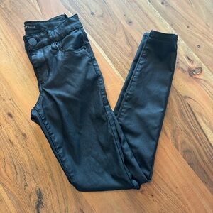 Emma Mid Rise Finished Hem Ankle Skinny Jeans.